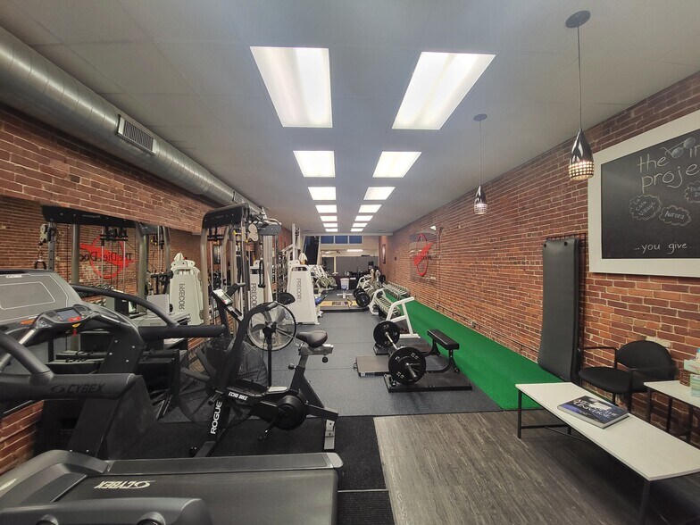 More Photos Of 327 Main St, Evansville Storefront For Sale