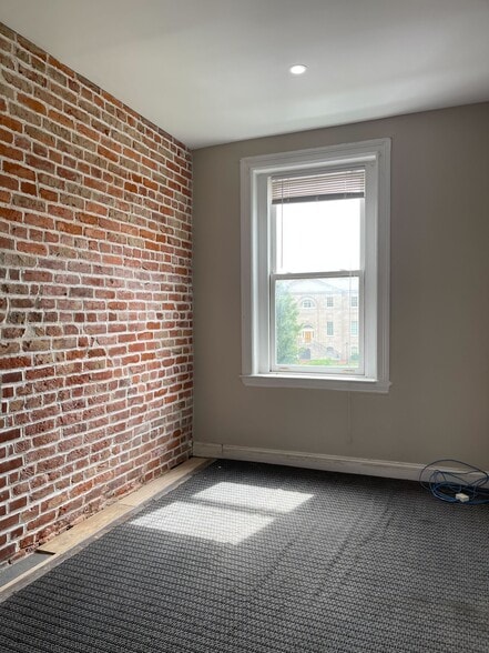 More Photos Of 406 5th St NW, Washington Office For Lease