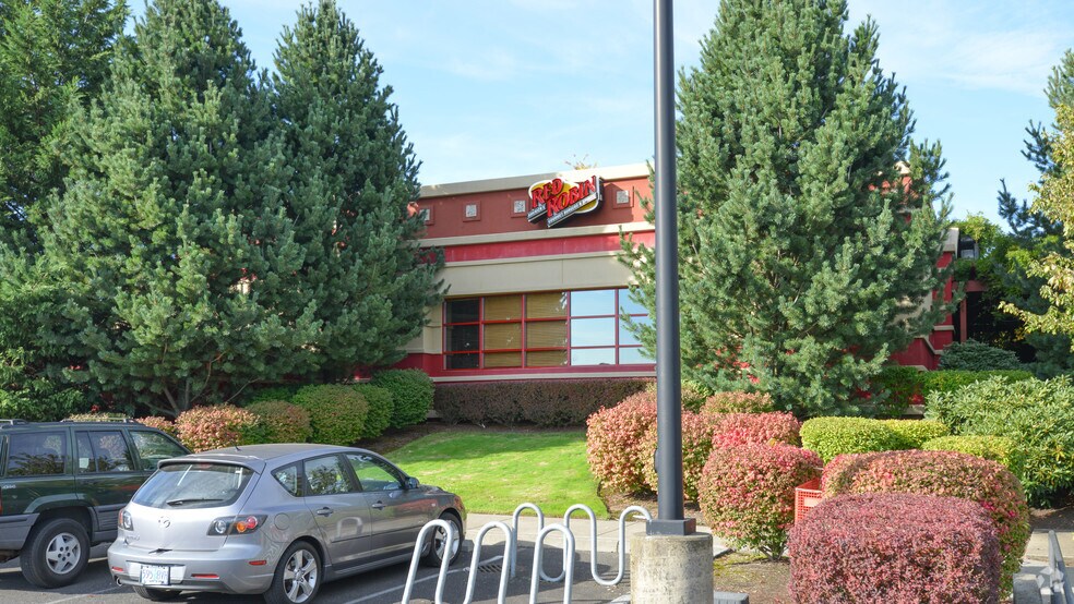 More Photos Of 9880 SE Washington St, Portland Restaurant For Sale