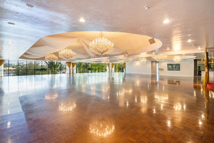 More Photos Of 1680 SE 3rd Ct, Deerfield Beach Loft Creative Space For Lease