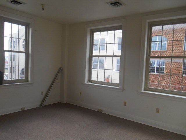 More Photos Of 328 Neville St, Beckley Office For Lease