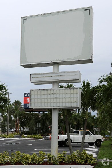 More Photos Of 1696 S Military Trl, West Palm Beach Medical For Lease