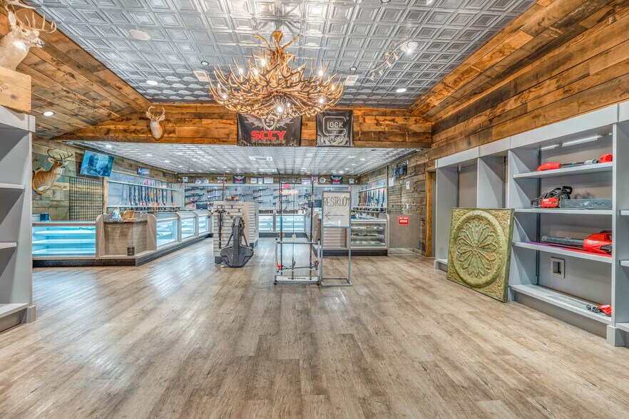 More Photos Of 255 Cumberland Trace Rd, Bowling Green Flex For Lease