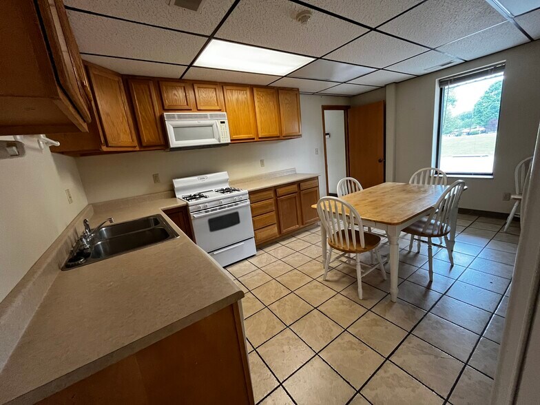 More Photos Of 2488 Williams Hwy, Williamstown Distribution For Lease