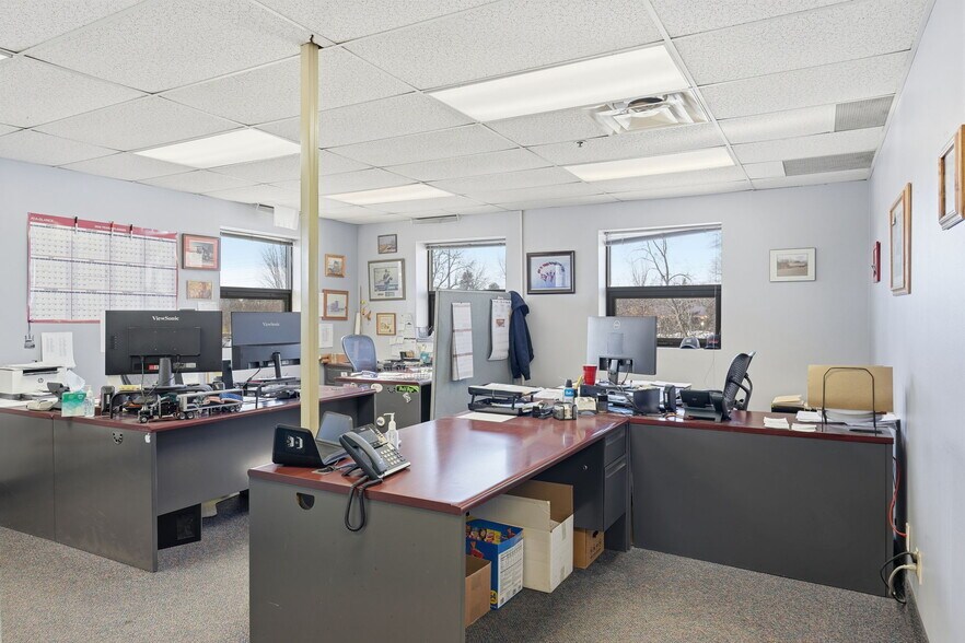 More Photos Of 8201 NE Hickory St, Minneapolis Truck Terminal For Sale