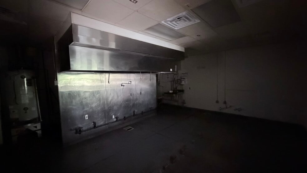 More Photos Of 912 S Batesville Rd, Greer Restaurant For Lease