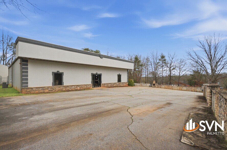 More Photos Of 107 Ben Hamby Ln, Greenville Light Distribution For Lease