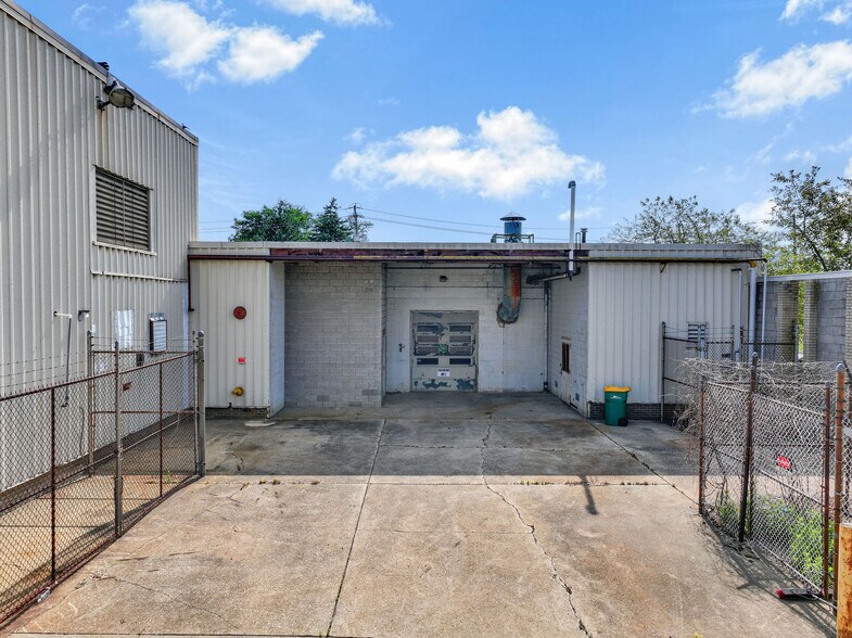 More Photos Of 3950 Ben Hur Ave, Willoughby Manufacturing For Sale