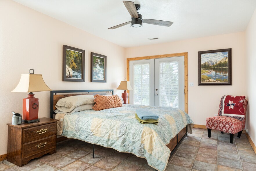 More Photos Of 11550 Pigeon Hollow Rd, Spring City Hotel For Sale