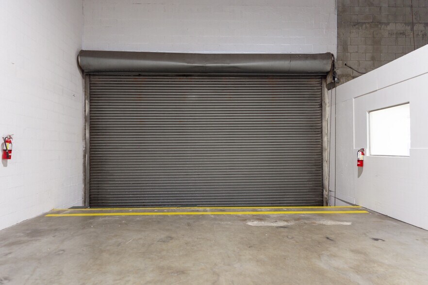 More Photos Of 2009 NW 79th Ave, Doral Warehouse For Lease