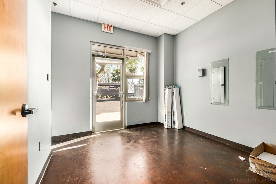 More Photos Of 5425 E Bell Rd, Scottsdale Medical For Lease