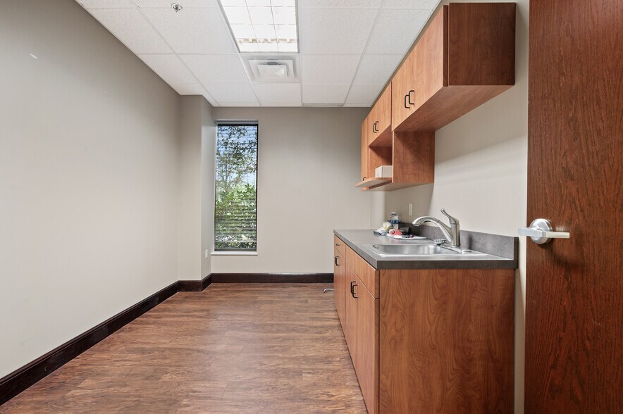 More Photos Of 1000 Stonewood Dr, Wexford Medical For Lease