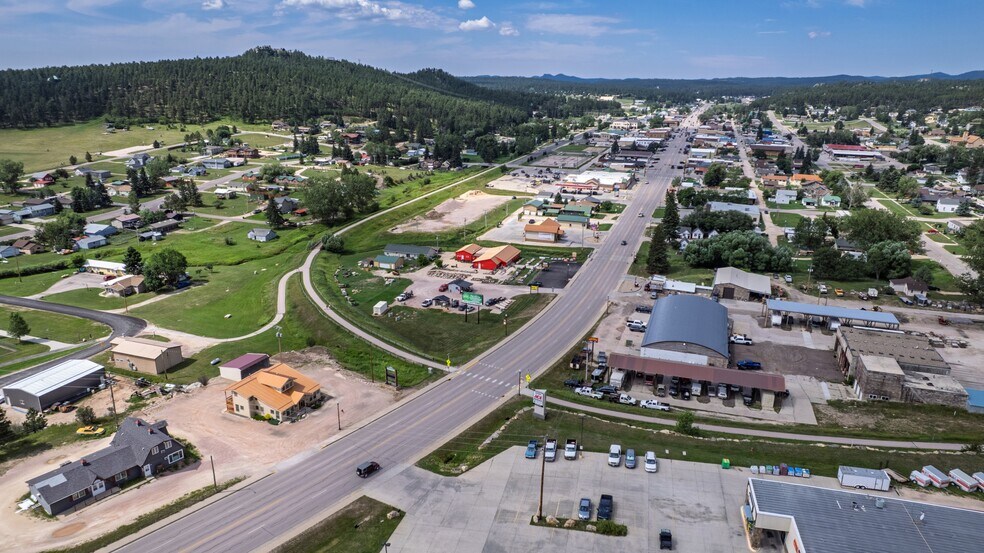 More Photos Of 1100 Mount Rushmore Rd, Custer Flex For Sale
