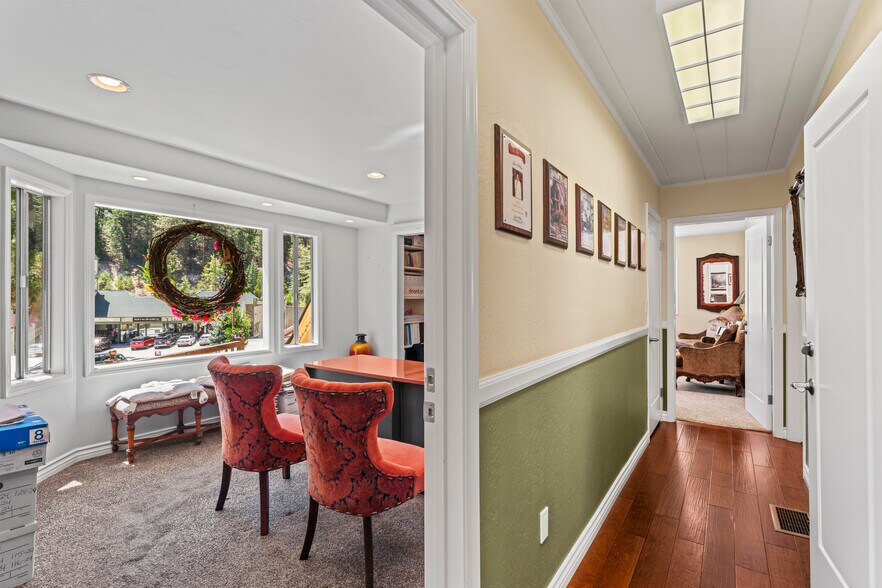 More Photos Of 27180 Highway 189, Blue Jay Office For Sale