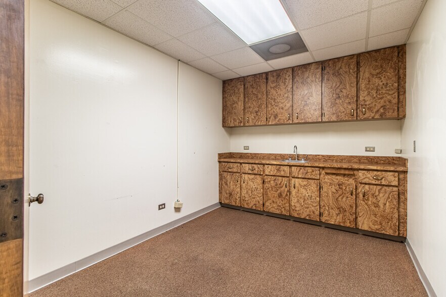 More Photos Of 398 Hart Street, Monroe Medical For Lease