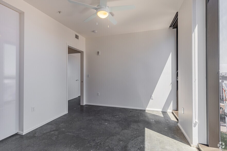 More Photos Of 329 NE Couch St, Portland Coworking Space