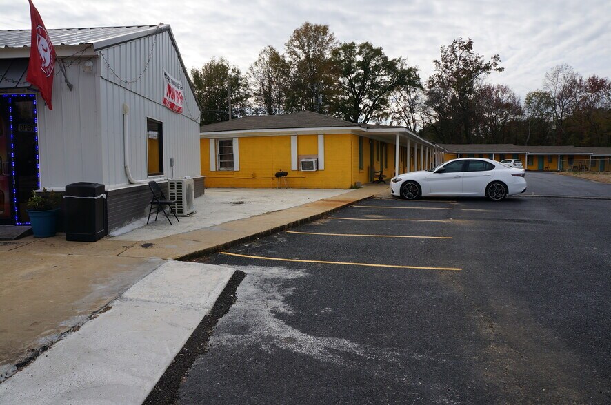 More Photos Of 33922 US Highway 280, Childersburg General Retail For Sale