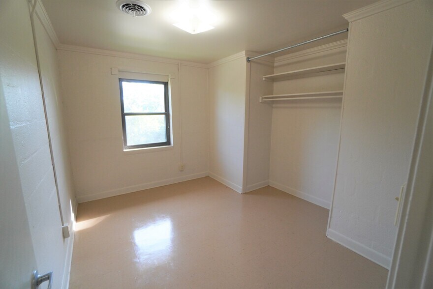 More Photos Of 706 Jay St, Jefferson City Apartments For Sale