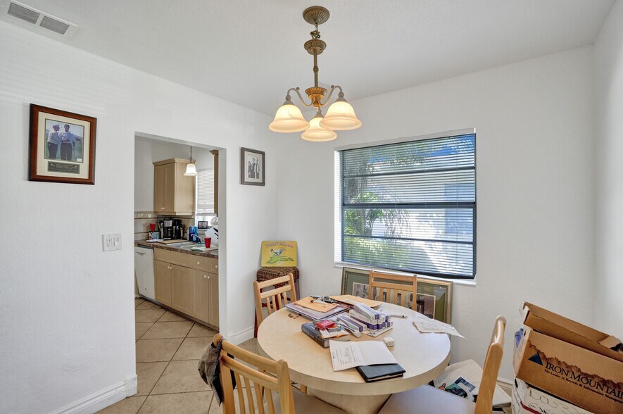 More Photos Of 5706-5708 Lincoln St, Hollywood Multifamily For Sale