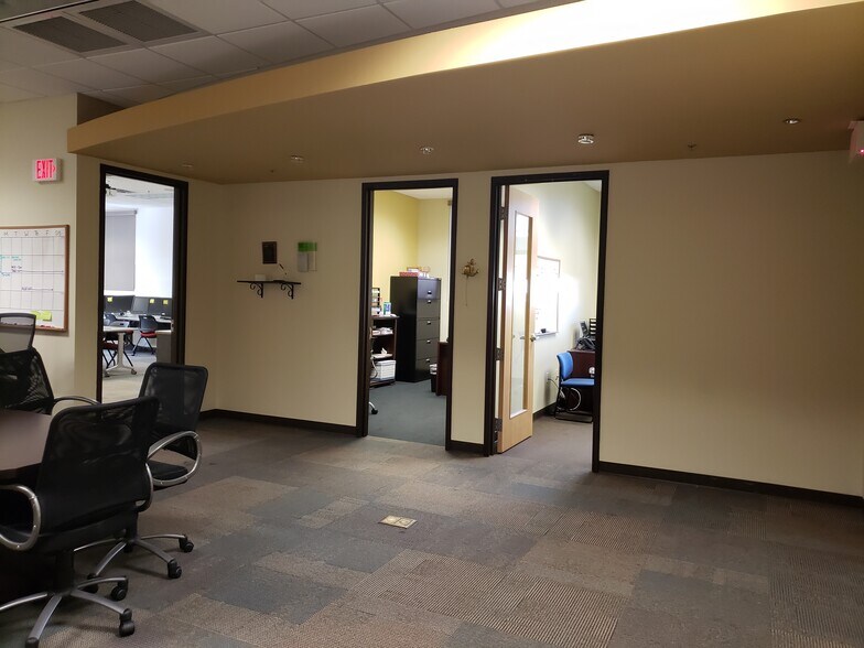 More Photos Of 4017 W Dr Martin Luther King Jr Blvd, Tampa Office For Sale