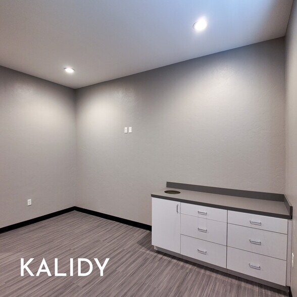 More Photos Of 2220 NW 164th St, Edmond Office For Sale