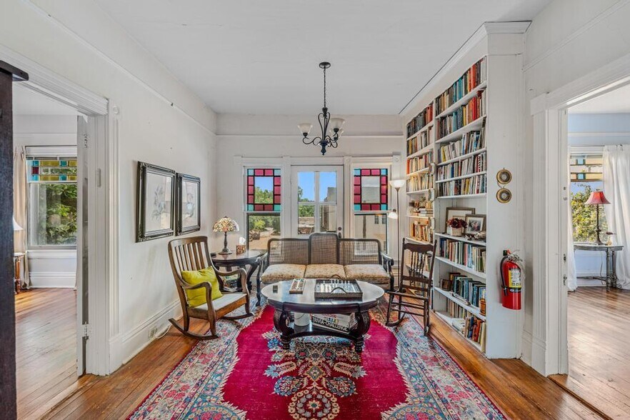 More Photos Of 252 Seavy St, Senoia Hospitality For Sale