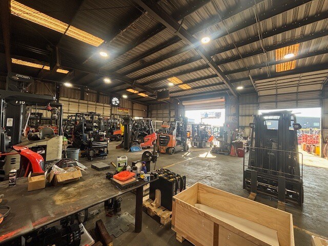 More Photos Of 1813 Moffat Blvd, Manteca Warehouse For Lease