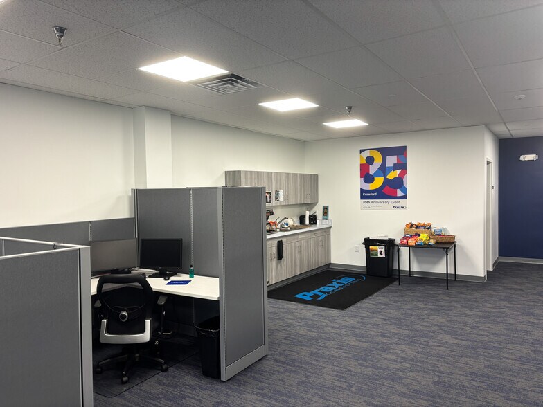More Photos Of 400 N High St, Muncie Office For Sale