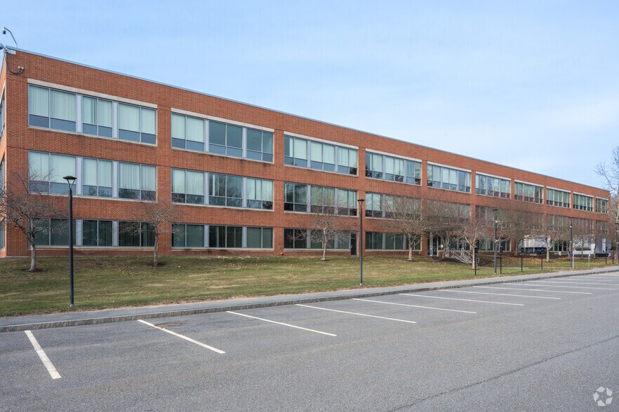More Photos Of 1 Technology Pl, Rockland Office For Lease