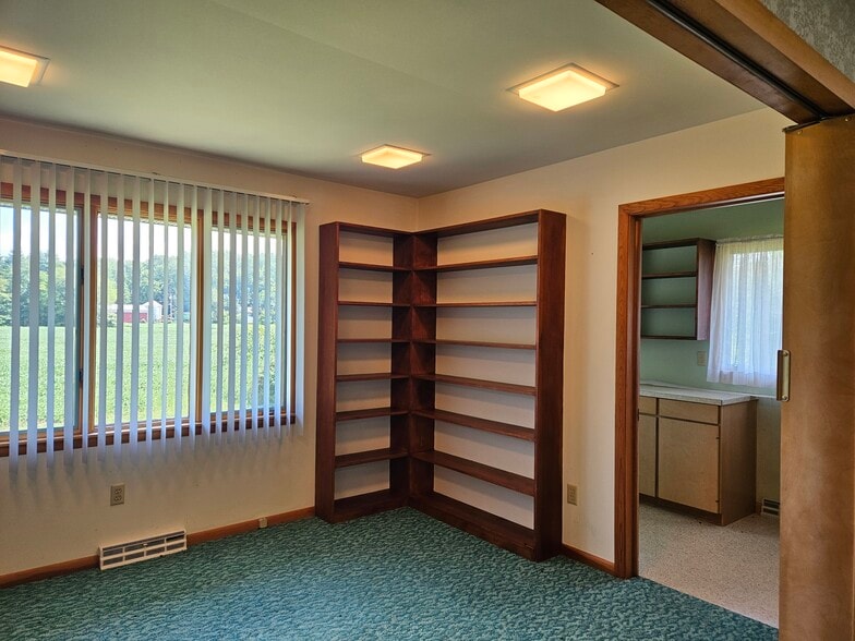 More Photos Of 5000 Fergus Rd, Saint Charles Religious Facility For Sale