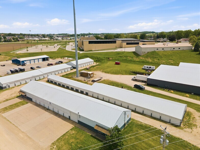 More Photos Of 301 Old Dubuque Rd, Anamosa Warehouse For Lease
