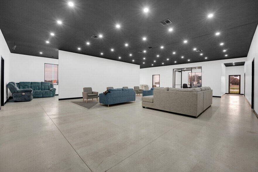 More Photos Of 22800 Highway H, Sedalia Manufacturing For Sale