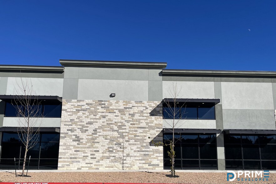 More Photos Of 15901 Ronald Reagan Blvd, Leander Showroom For Sale