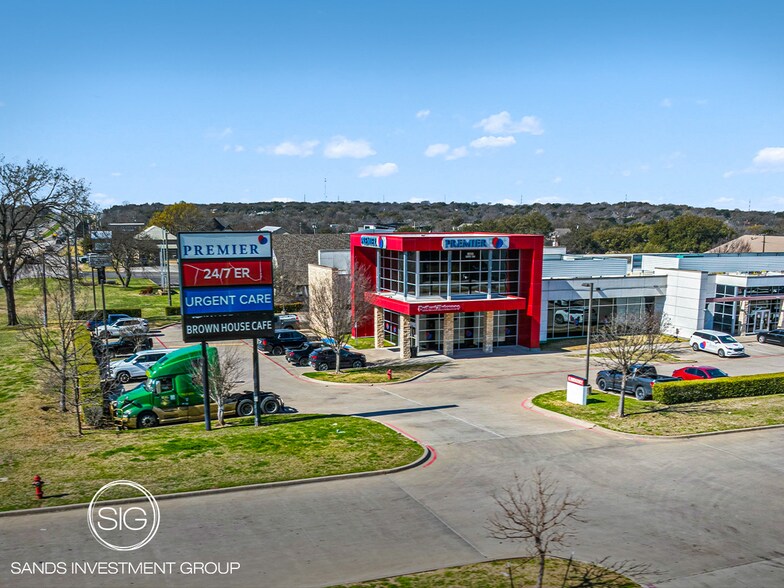 Primary Photo Of 9110 Jordan Ln, Woodway Hospital For Sale