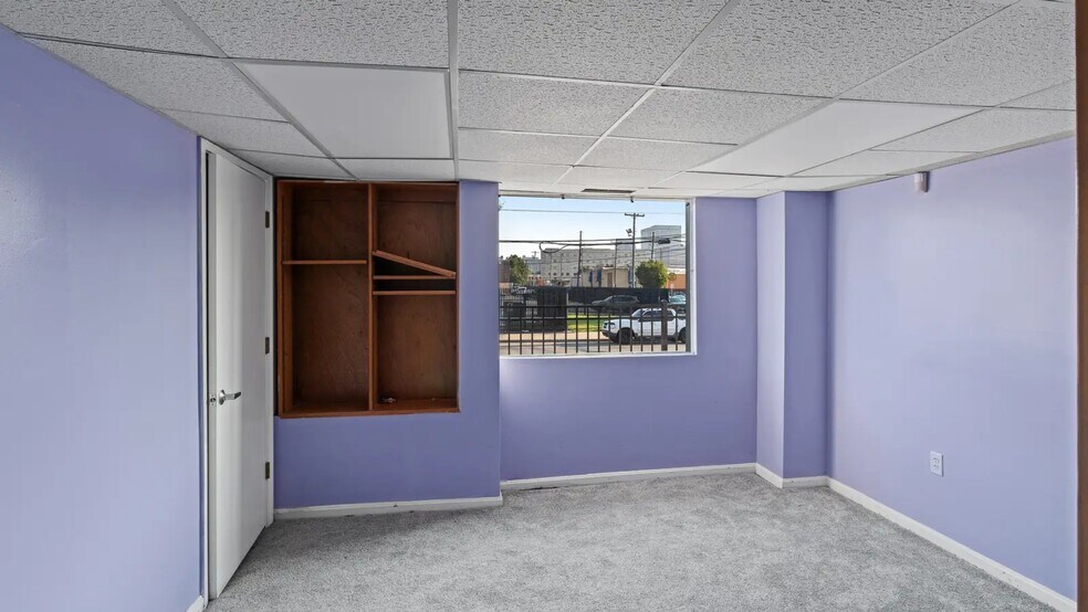 More Photos Of 800 Cawthon St, Louisville Light Distribution For Sale