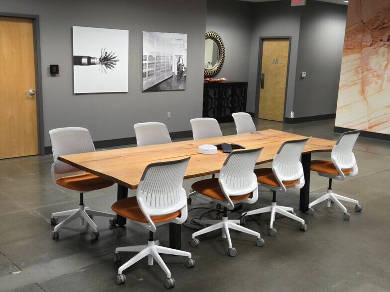 More Photos Of 7750B Trinity Rd, Cordova Light Distribution For Lease