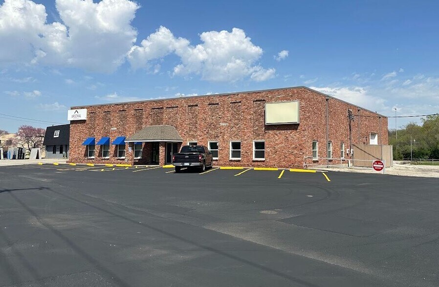 More Photos Of 5439-5441 Merriam Dr, Merriam Warehouse For Sale