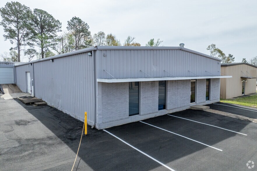 Primary Photo Of 1102-1108 Weems St, Jackson Warehouse For Lease