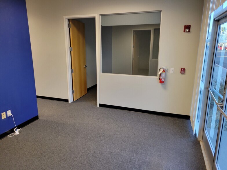 More Photos Of 1959 S Val Vista Dr, Mesa Office For Lease