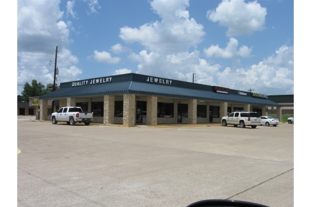 Primary Photo Of 1934-1940 U S Highway 190 W, Livingston Storefront For Lease