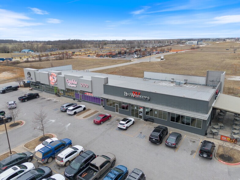 More Photos Of 3600 SE Guess Who Dr, Bentonville Storefront For Lease