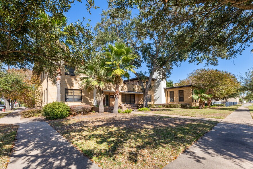 More Photos Of 1528 Post Office St, Galveston Rehabilitation Center For Sale