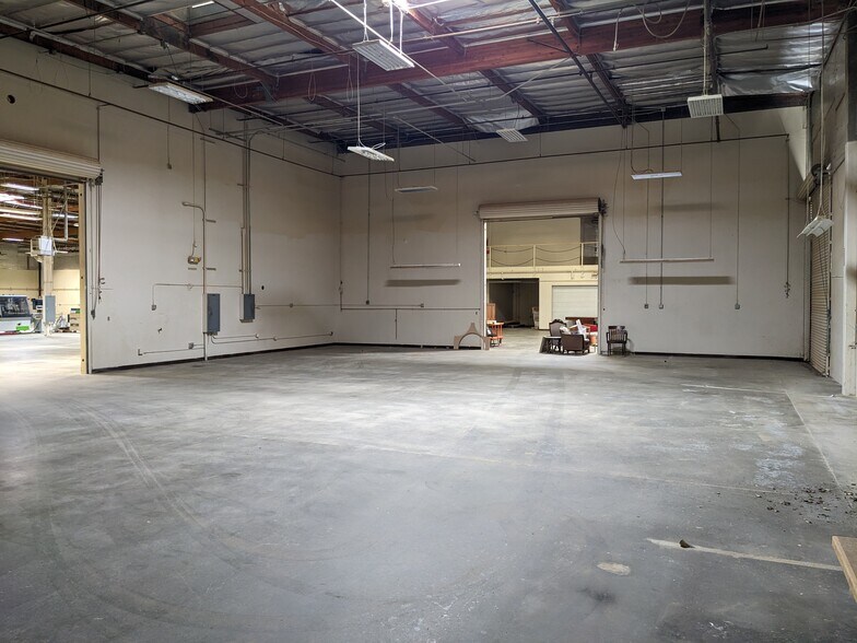 More Photos Of 351 Demeter St, East Palo Alto Warehouse For Lease