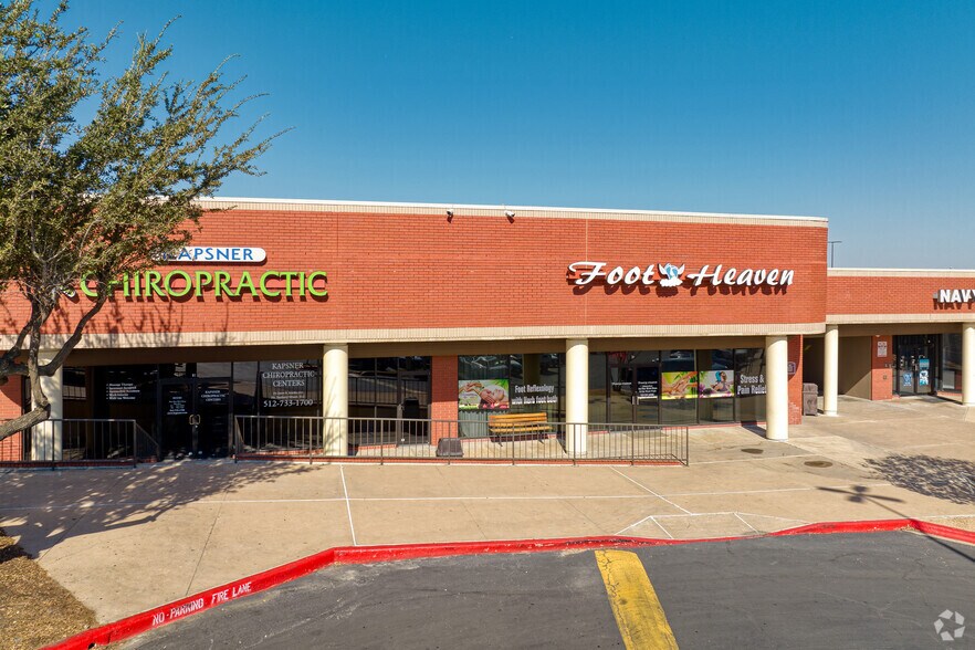 More Photos Of 2000 I-35 S, Round Rock Unknown For Lease