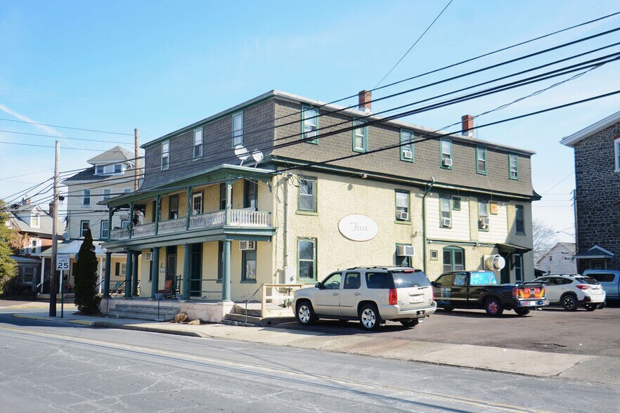 More Photos Of 101 S Main St, Richlandtown Restaurant For Sale