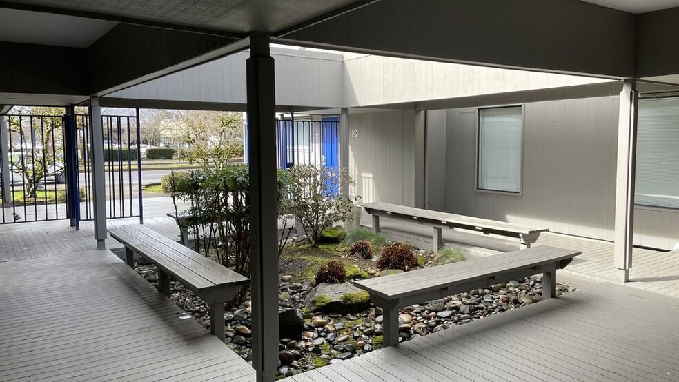 More Photos Of 940-948 NE 102nd Ave, Portland Medical For Sale