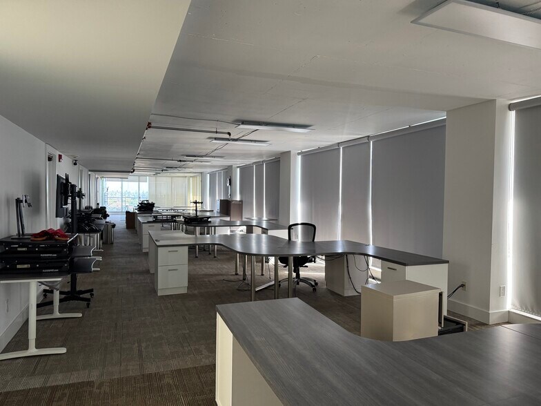 More Photos Of 1720 Harrison St, Hollywood Office Residential For Sale