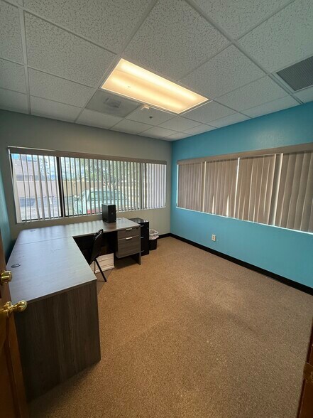 More Photos Of 2761 N Country Club Rd, Tucson Office For Lease
