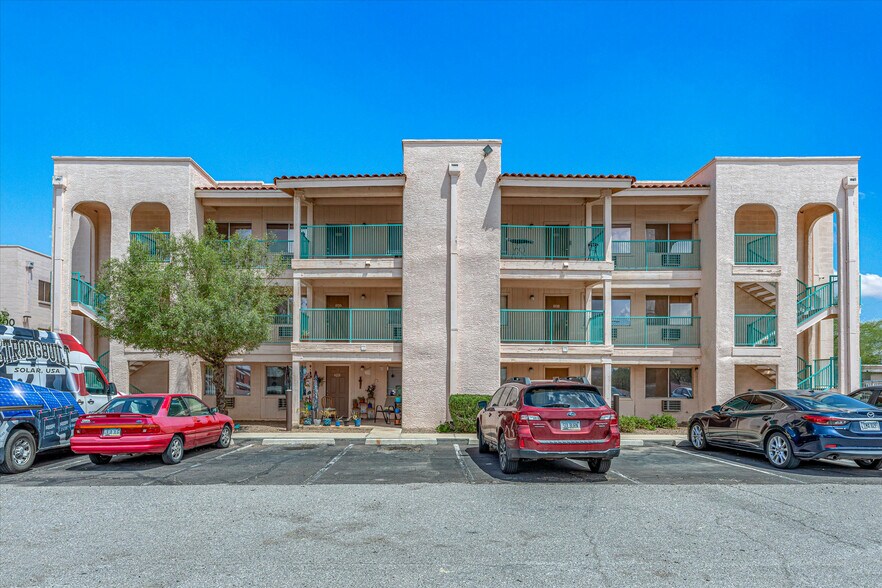 More Photos Of 5770 S Jeanette Blvd, Tucson Apartments For Sale