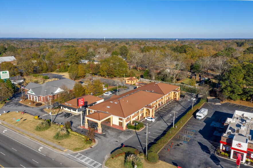 More Photos Of 1616 N Expressway, Griffin Hotel For Sale